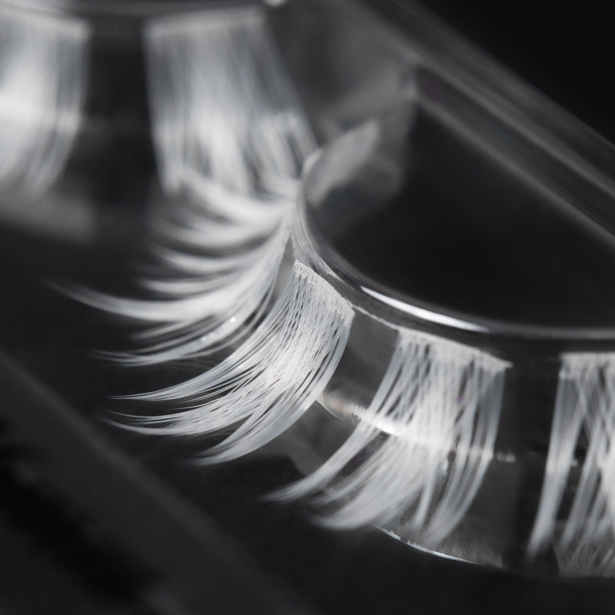 Lilac St. Nova-Frost DIY lash extensions