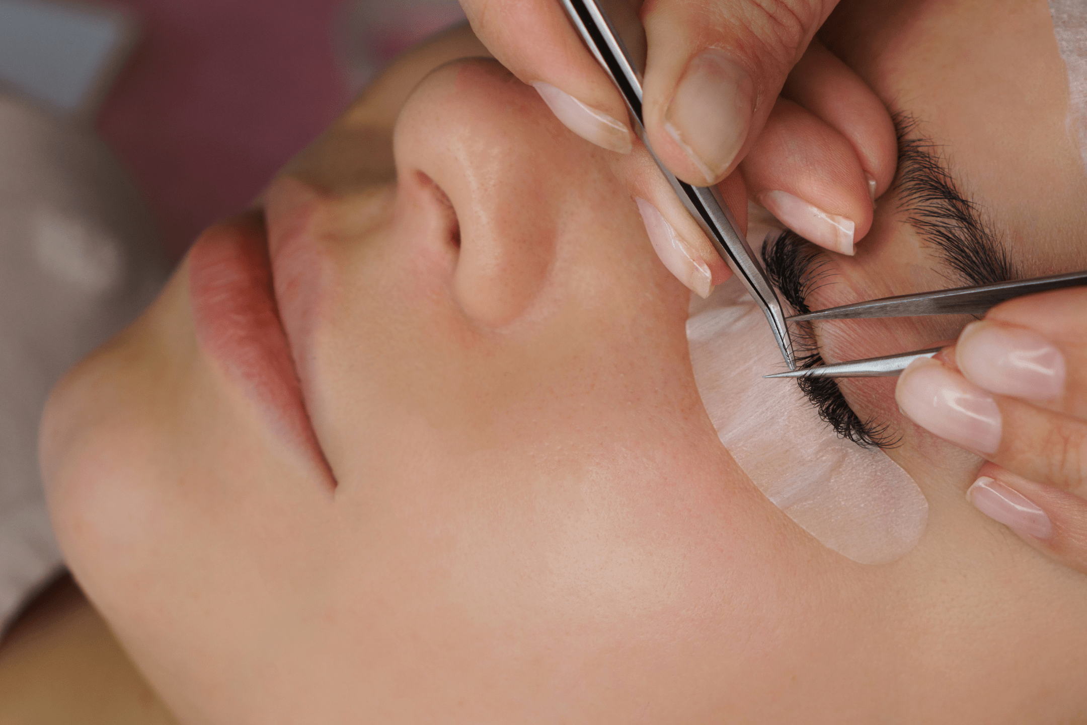 How Long Do Eyelash Extensions Take?