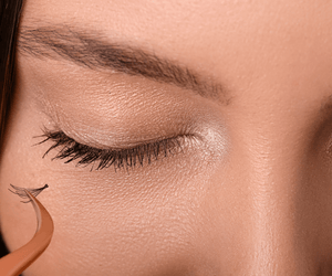 Allergic Reaction to Eyelash Extension