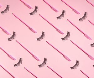 How To Remove Eyelash Glue