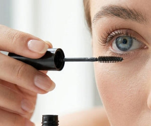 Is Lash Bond the Same as Lash Glue? Here’s the Difference