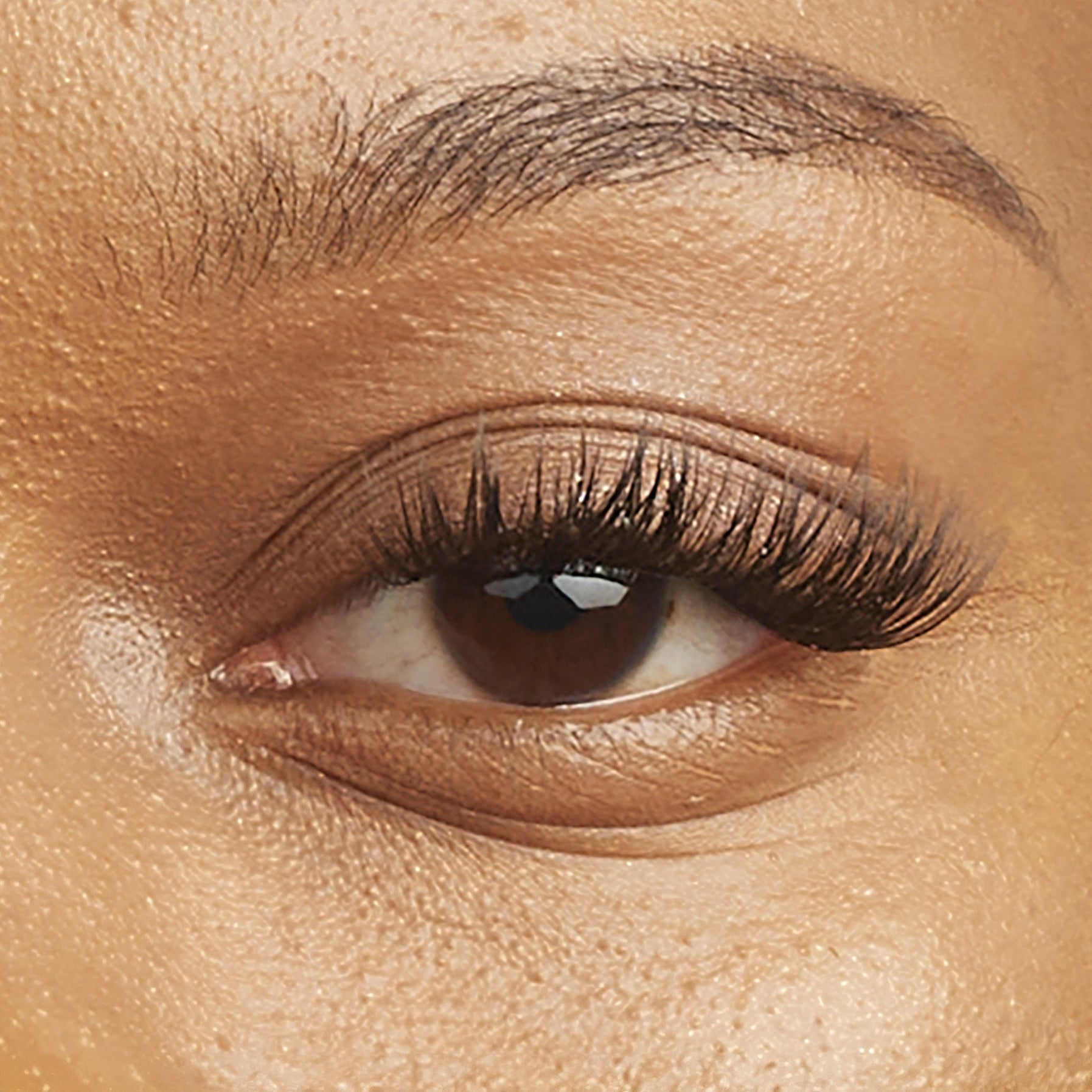 Feather lashes on model